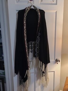 Sumple Couture Black Fringe Open Front Knit Cardigan with Ivory Pattern